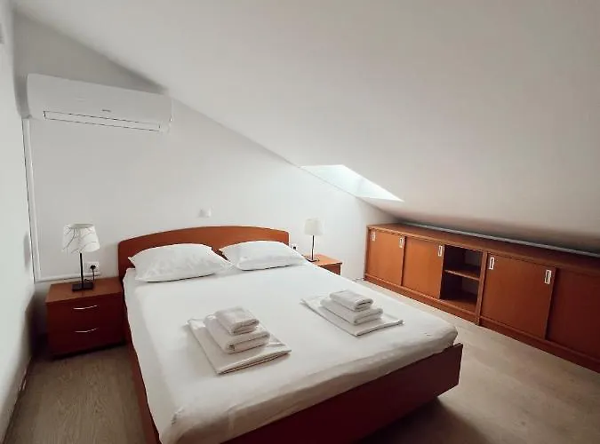 Buljanovic בית הארחה פג